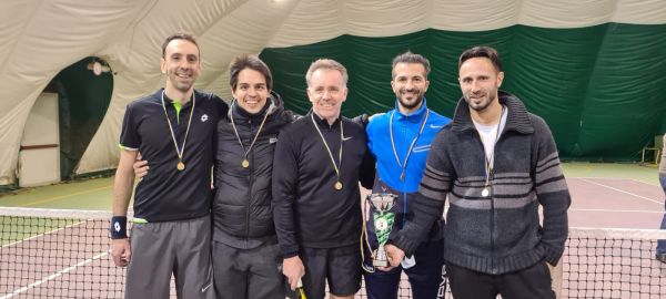 squadra Tennis Formigine vincitrice nel Golden